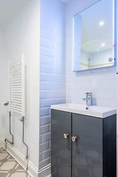 Brand New Lsiting!Wonderful One Bedroom Apartment Bath Holiday home